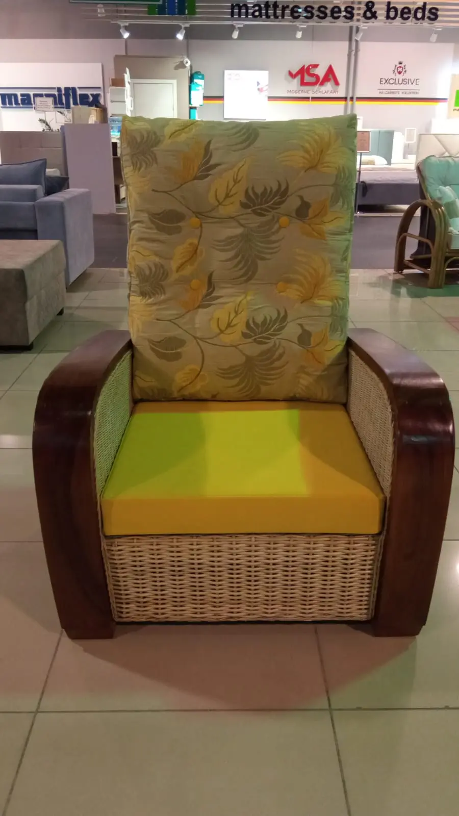 "kleopatra"плетеные кресла и столик
