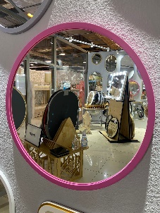 Зеркало круглое в розовой раме из МДФ
