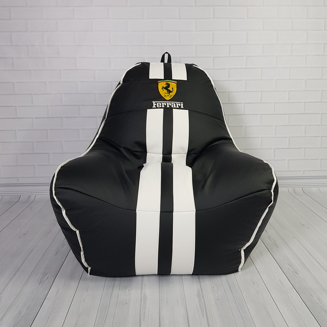 Кресло sport ferrari черный/белый кожзам