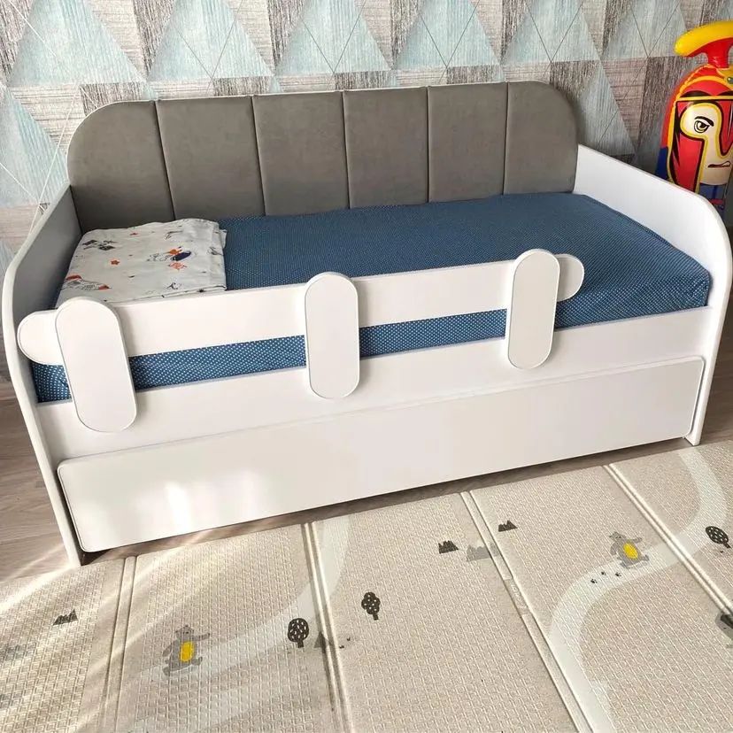 Детская кровать с бортиком Тахта