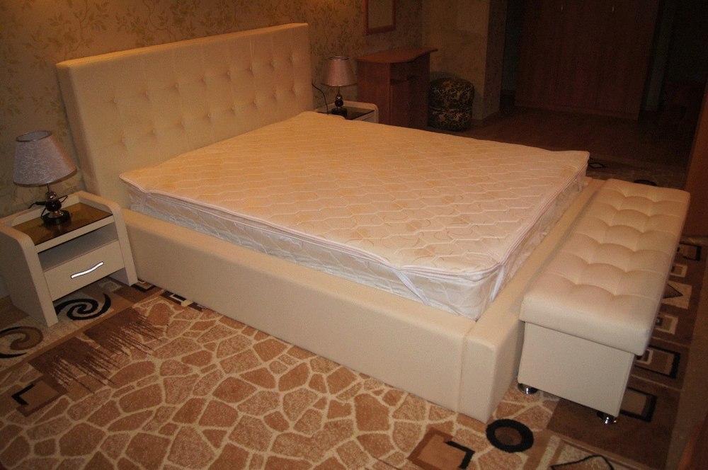 Кровать мягкая