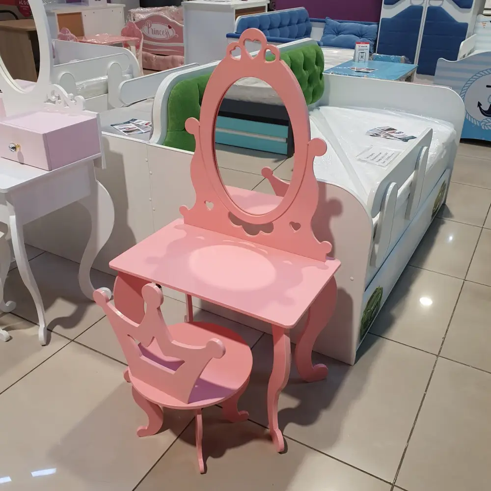 Туалетный столик +стул