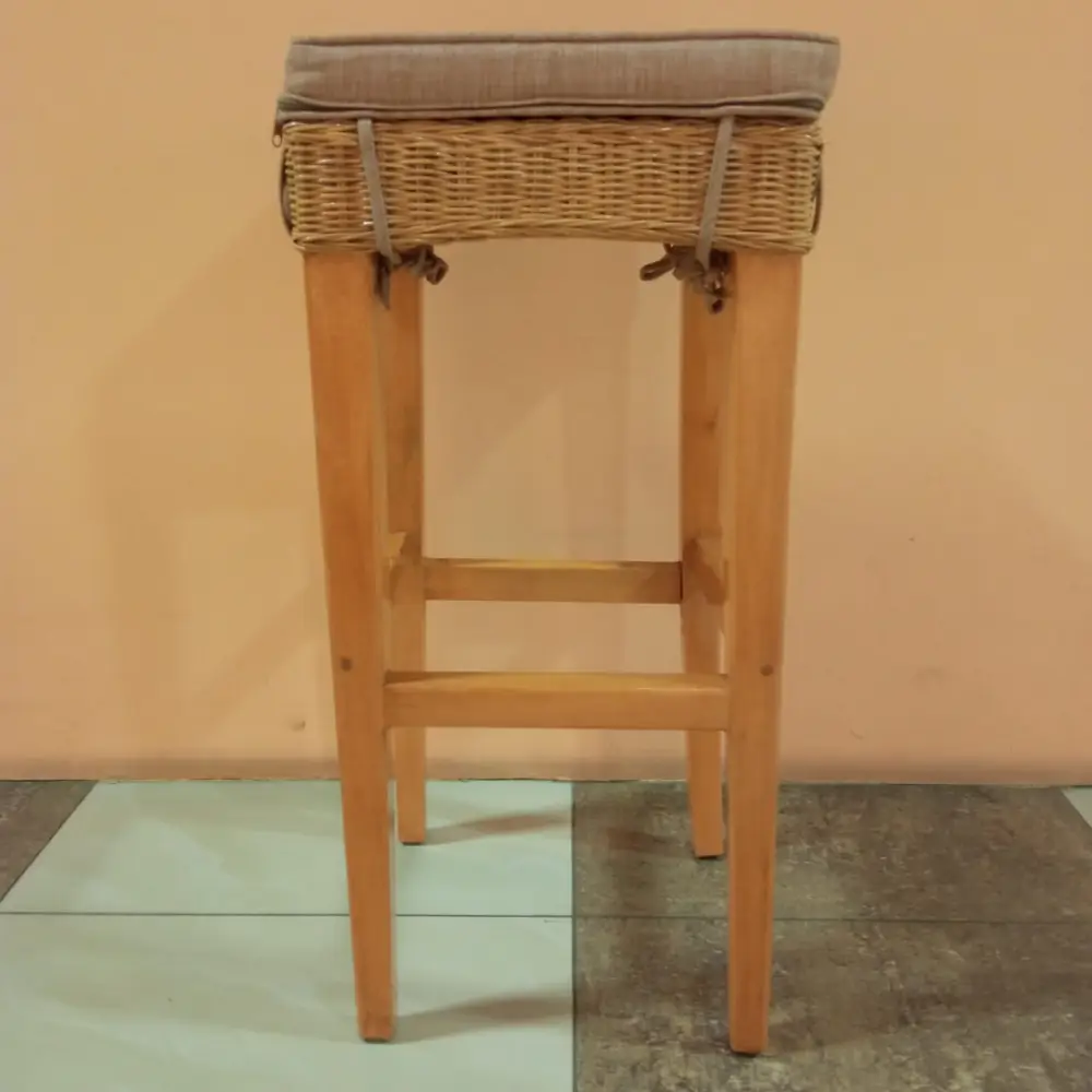 Барный плетеный стул